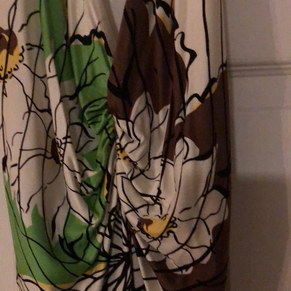 Dress - Picture 3 of 6